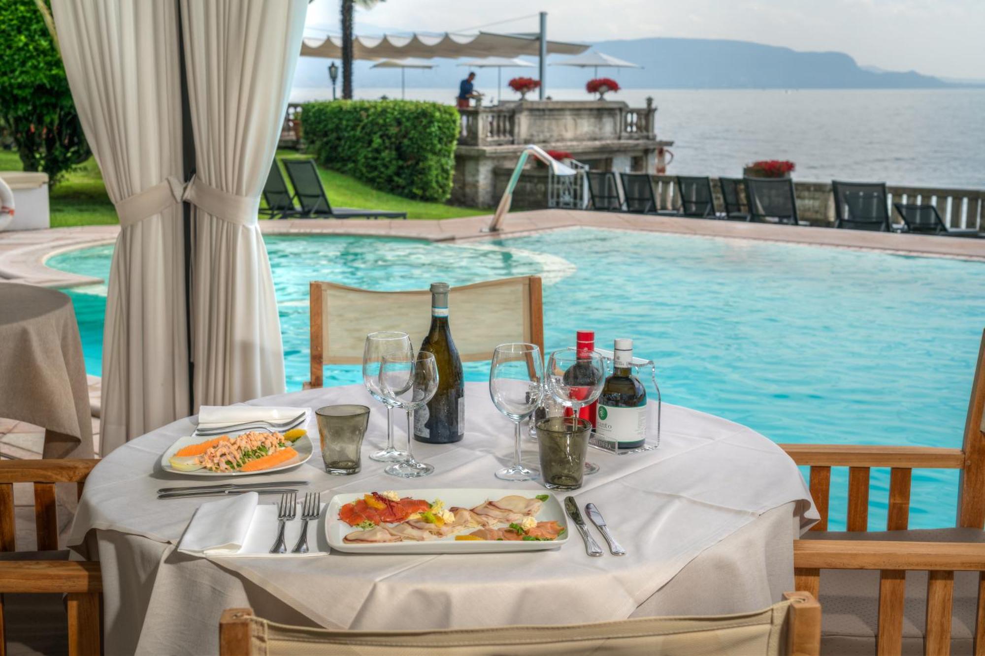 Hotel Villa Capri Gardone Riviera Eksteriør billede